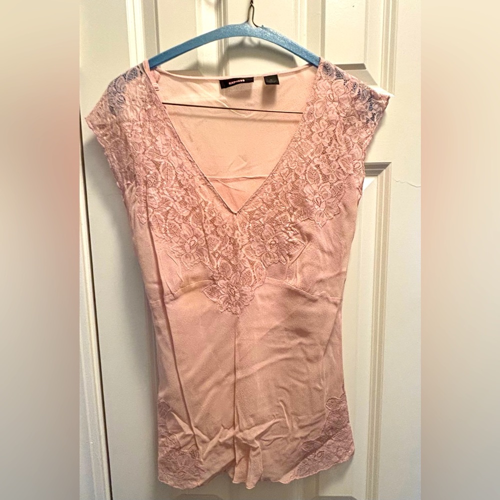 EXPRESS brand women Lace Trim V-Neck blouse 
Size 10
Color light pink